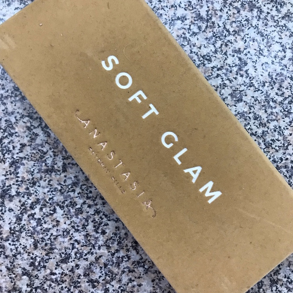 Anastasia Beverly Hills soft glam palette